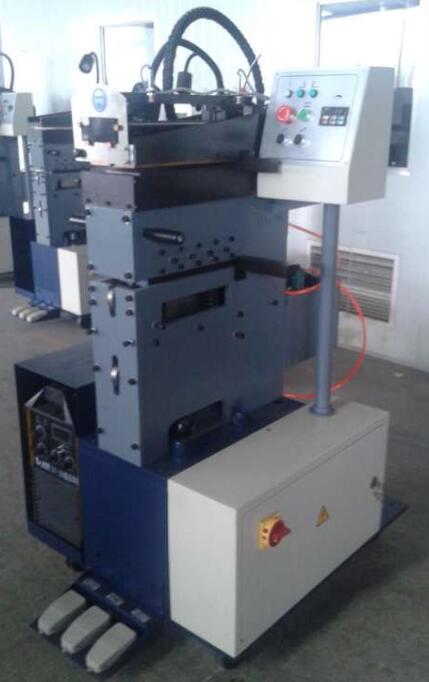 2-ZG45 Automatic shear and welding machine